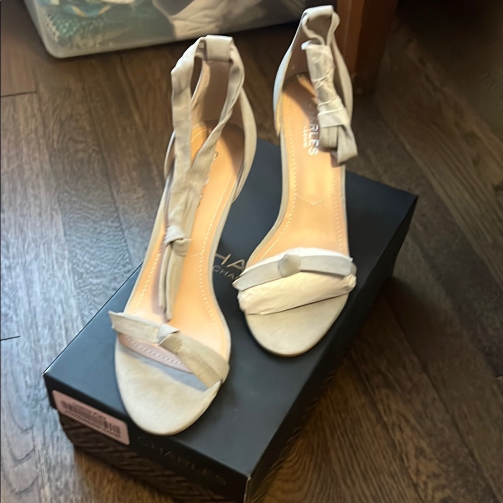 New in box nova sandals with tie Straps in micro suede